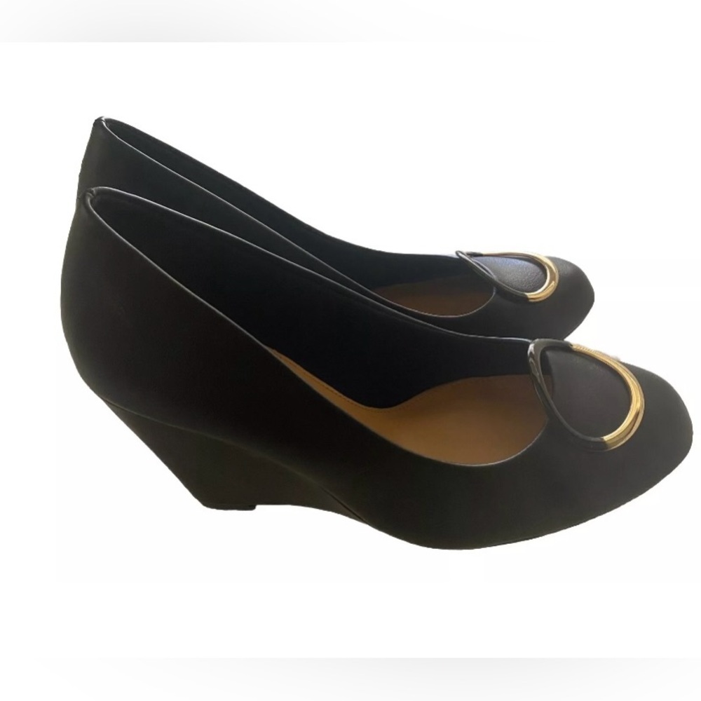 PIERRE DUMAS WEDGE HEEL EMBELLISHED DRESS SHOES BLACK/GOLD SIZE 9M